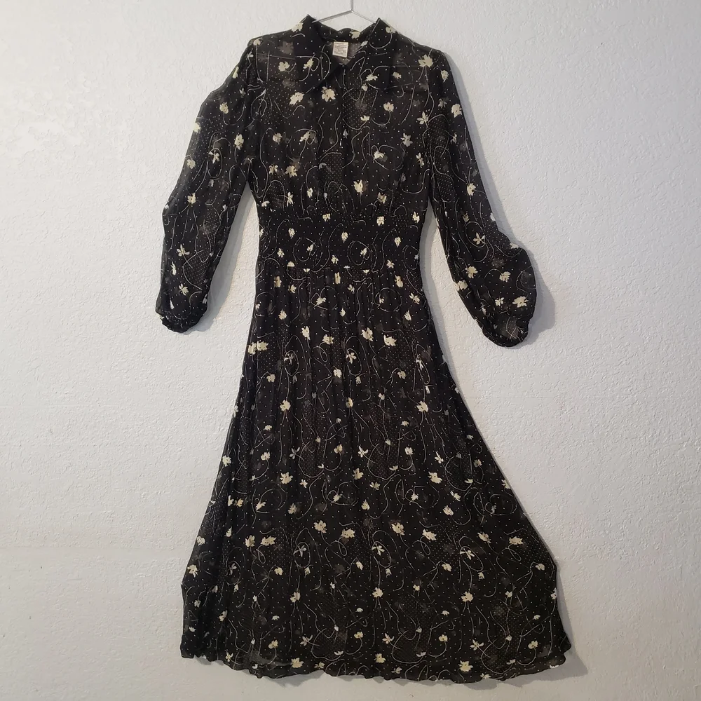 Baum und Pferdgarten Sheer Whimsigoth Floral Midi Dress Smocked Waist Size 10 - Picture 2 of 10